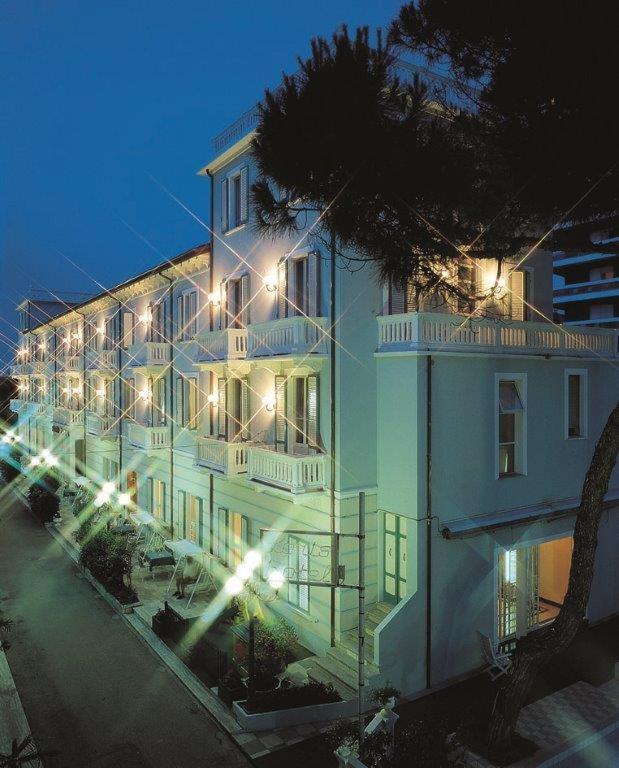 Hotel Loris - Valentini Family Village Беллария-Иджеа-Марина Экстерьер фото