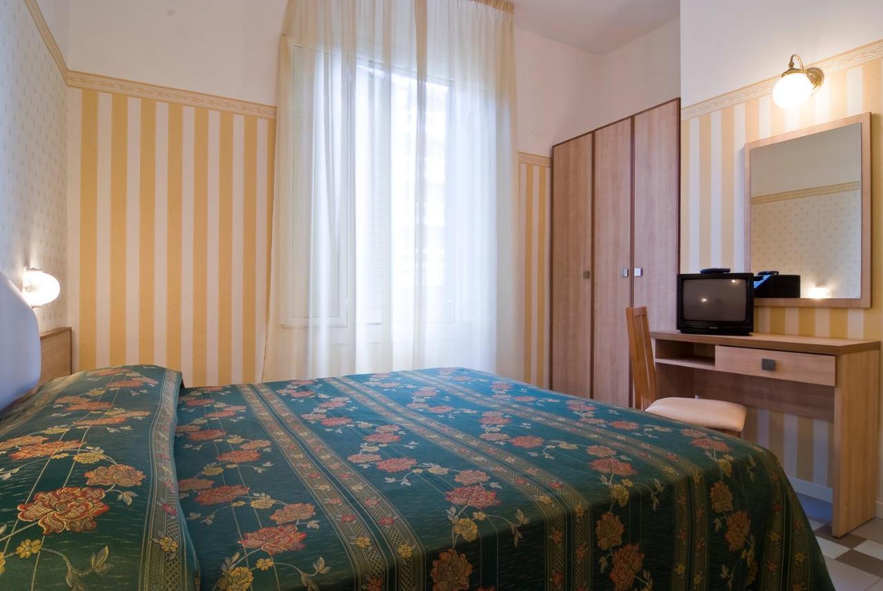 Hotel Loris - Valentini Family Village Беллария-Иджеа-Марина Экстерьер фото