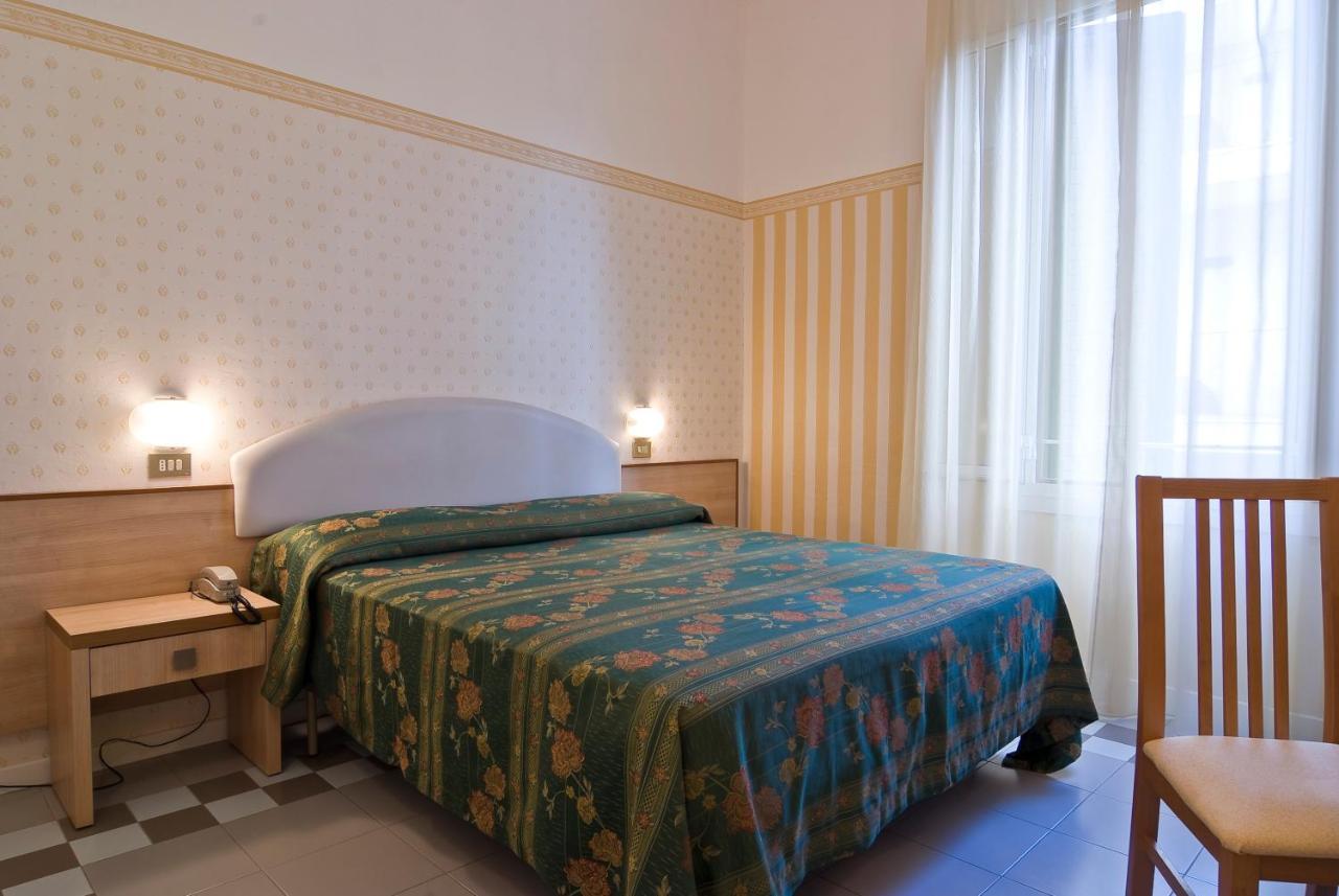 Hotel Loris - Valentini Family Village Беллария-Иджеа-Марина Экстерьер фото